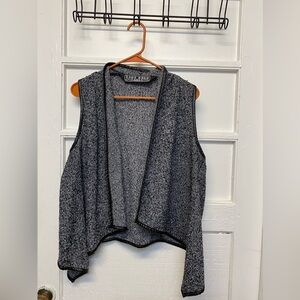 Last kiss women’s sleeveless open-front vest cardigan Size Large.